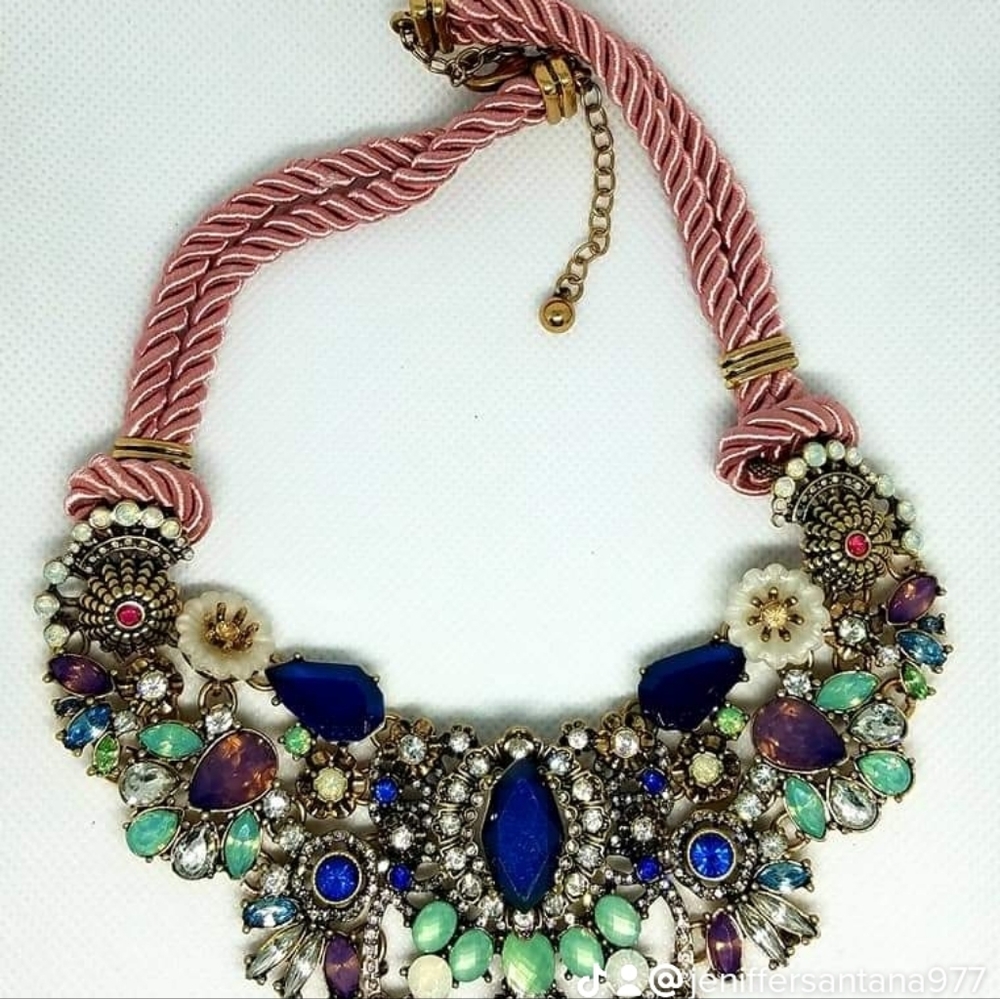 Vintage style necklace